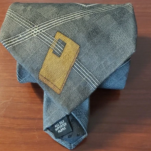 Kenneth Cole Men's Silk Tie - Picture 4 of 4